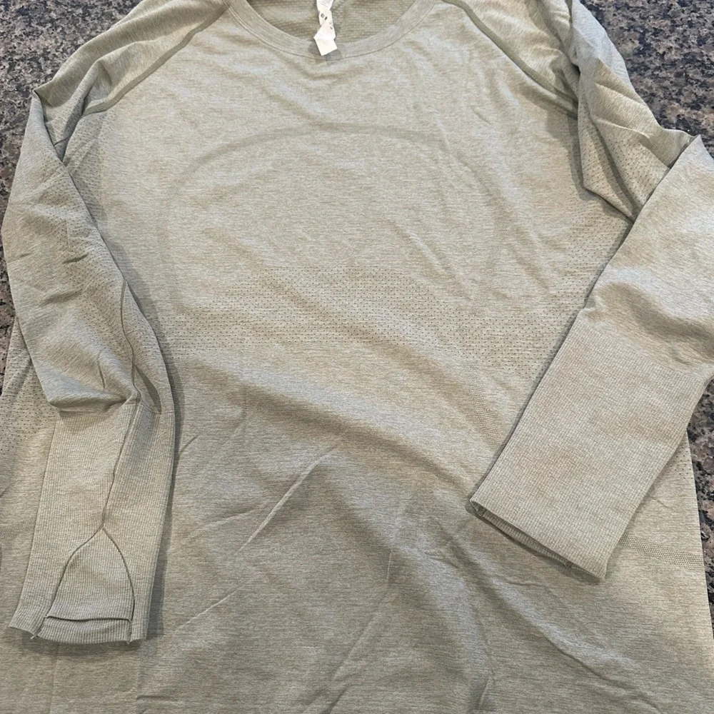 Bundle of Lululemon Swiftly Tech Shirts